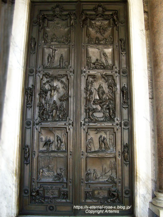 セール！ 洋書『レタブロ博物館　サン エステバン教会　ブルゴス』世界遺産、祭壇 サンタマリア・マッジョーレ大聖堂 聖年の扉 聖遺物箱 聖母の戴冠