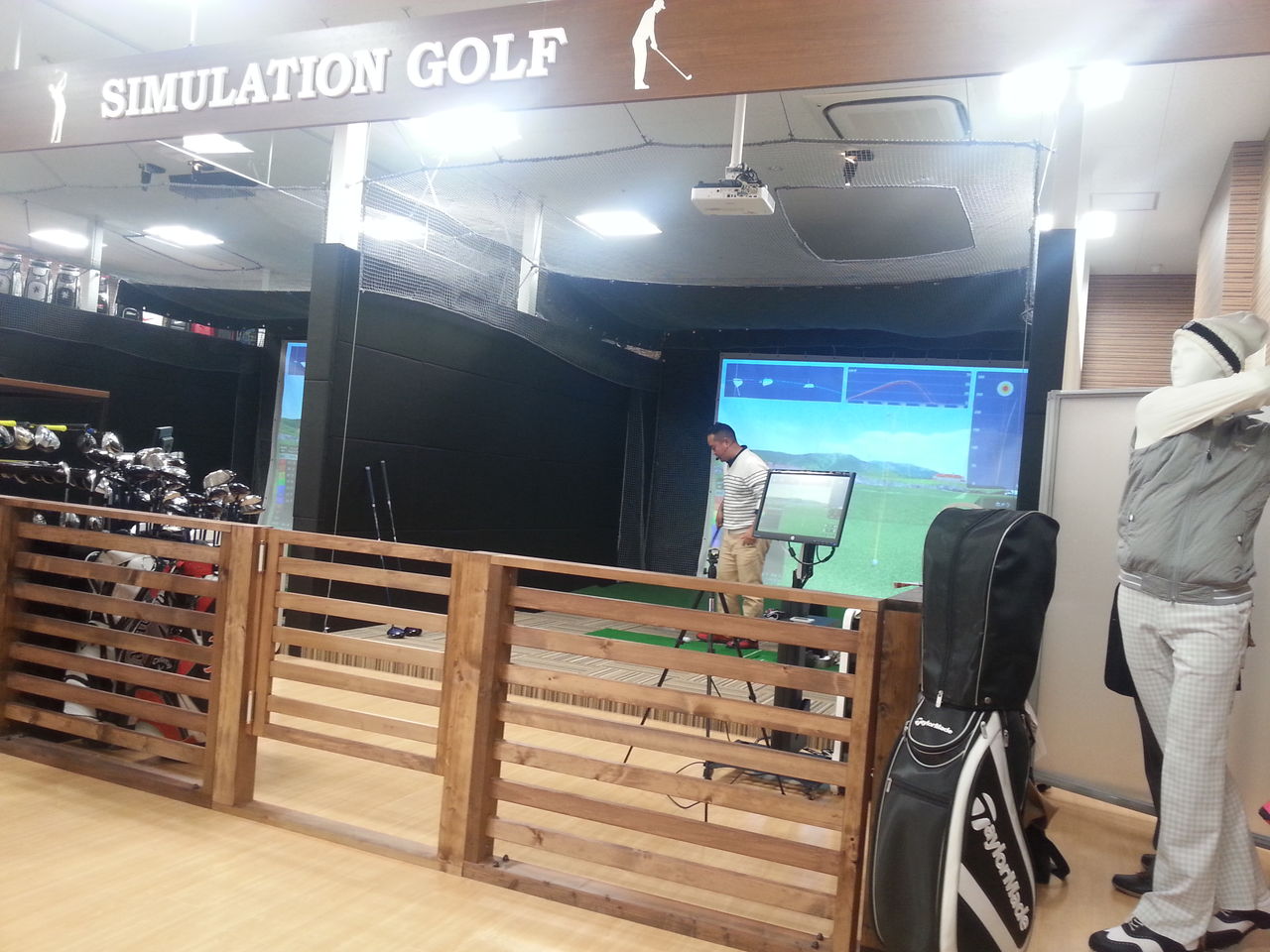 12月20日 幕張新都心イオンモール Buzzgirl X Golf Staff Blog エックスゴルフ スタッフブログ