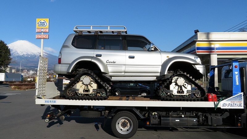 ランクル の キャタピラー仕様 !!! ・・・ ナンバー は ”松本 わ” 車体 