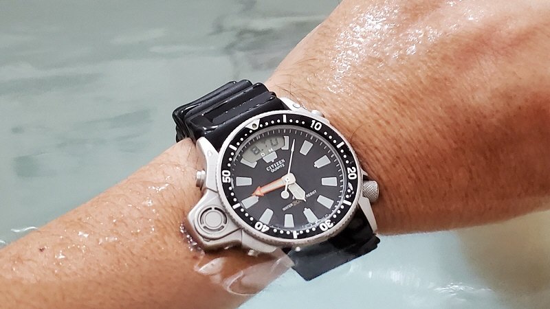 CITIZEN デプスメーター またまた 電池交換実施 !!!!! 今度は どの位