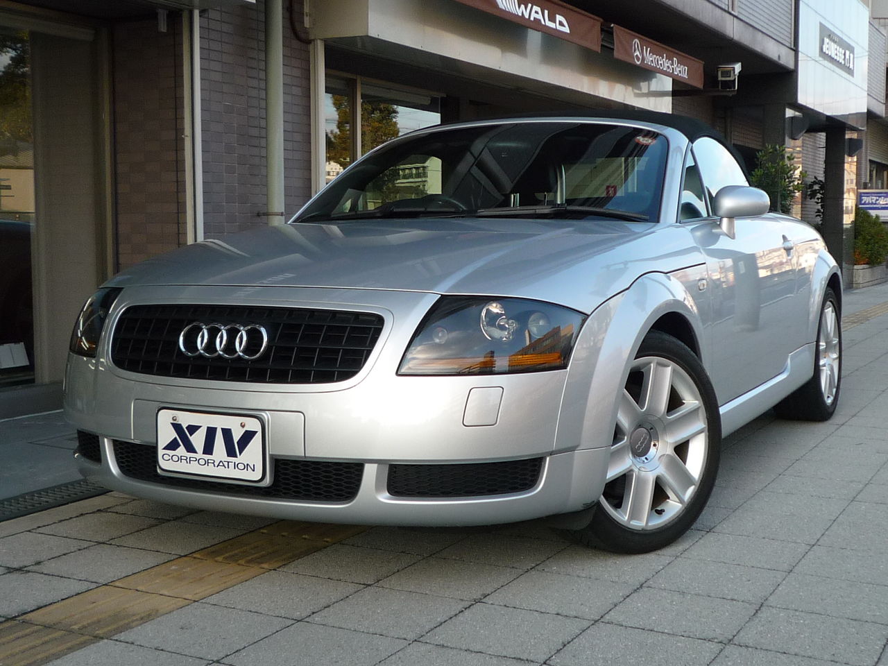 Audi アウディ 関西 中国地方激安輸入中古車販売 Ttロードスター1 8 ターボ 右h オープンカー H18 シルバー 全国外車販売センター エクシブ 関西 Audi アウディ 関西 中国地方激安輸入中古車販売 Ttロードスター1 8 ターボ 右h オープンカー H18 シルバー 全国外車販売センター エクシブ 関西