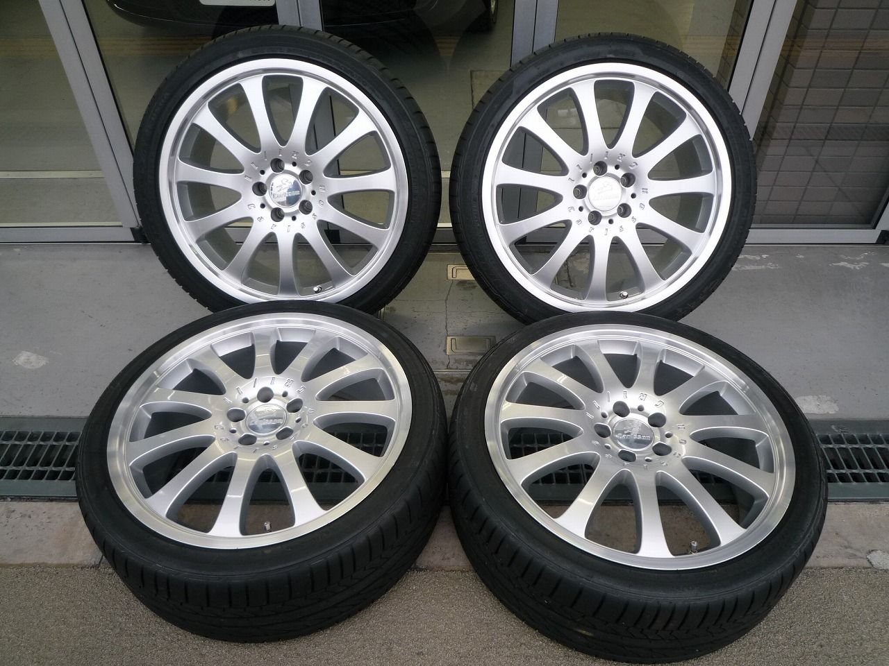 ヤフオク出品中 Mercedesbenzcarlssonアルミホイール 大阪ベンツ中古車販売shop 大阪web商店街 車 部品 タイヤ