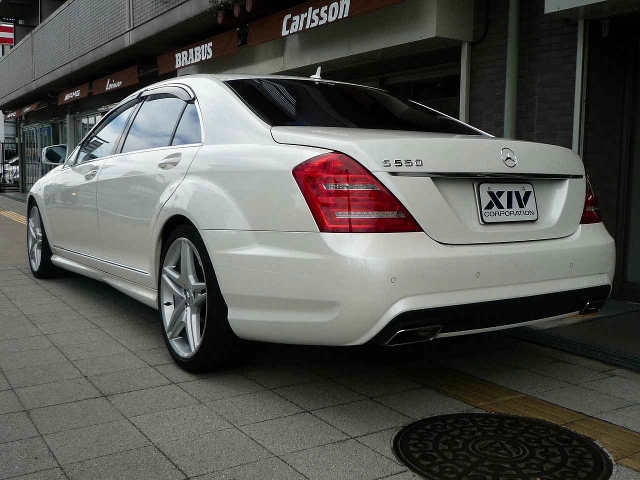 W221 ベンツsクラスs550lamgスポーツpkg 白 H23年 大阪benzその他輸入中古車販売買取店 Used Car Shop Benz Bmw Japan