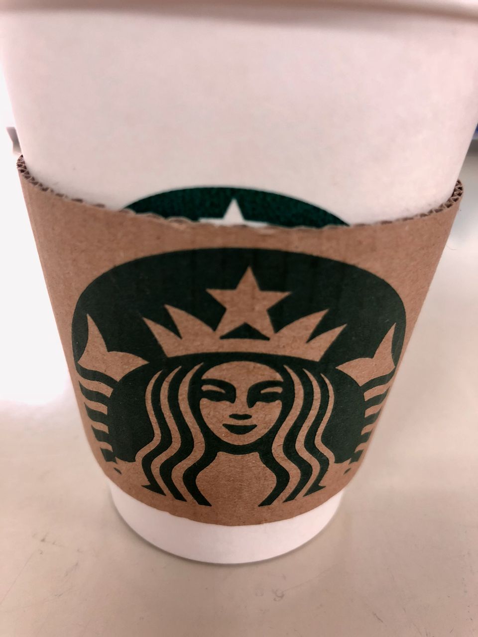 スターバックスのシンボルマークは左右非対称だそうで実物を確認したらそうだった件 卵 スターバックス シンボルマーク 醤油と卵の探究をする鬼 スターバックスのシンボルマークは左右非対称だそうで実物を確認したらそうだった件 卵 スターバックス シンボルマーク 醤油と卵の探究をする鬼