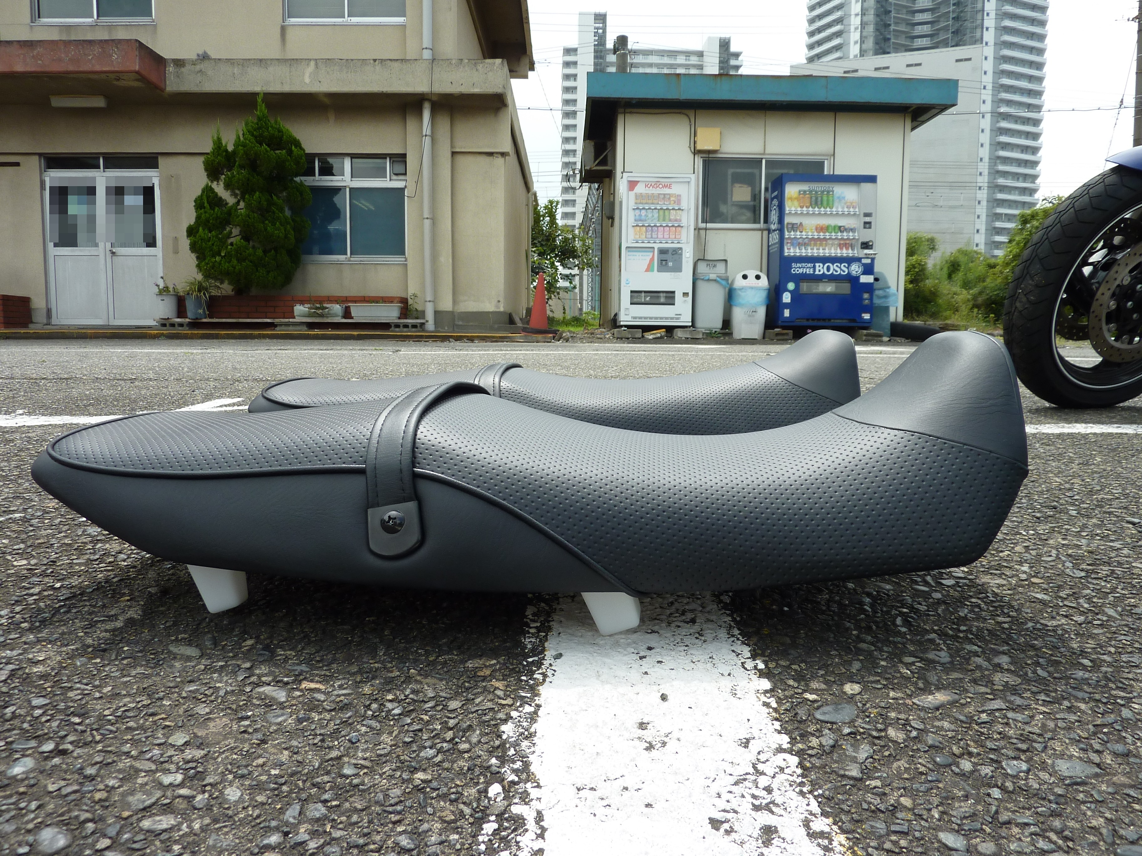 xjr400r rh-02j ワイズギア ローダウンシート