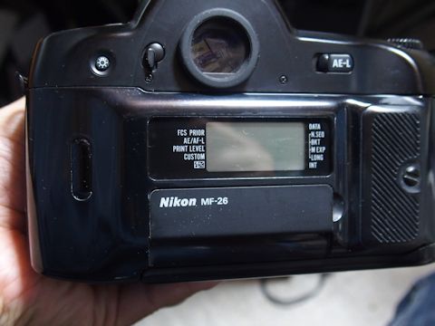 ニコン F90( F90+マルチコントロールバックMF-26 )ジャンク品 ニコン F90( F90+マルチコントロールバックMF-26 )ジャンク品