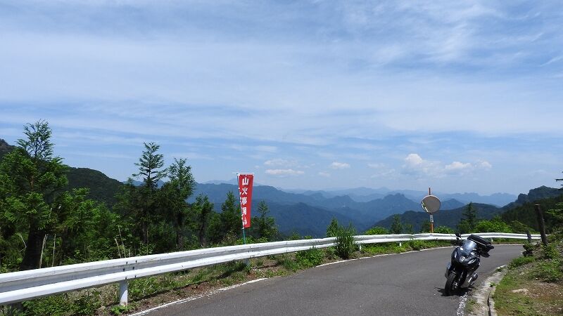 Adv150 御荷鉾スーパー林道を走る バイクで行ってみるか Adv150 御荷鉾スーパー林道を走る バイクで行ってみるか