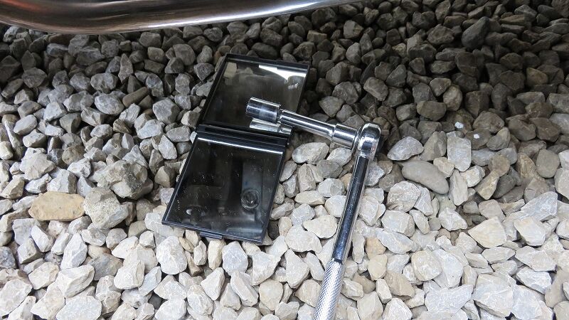 やってしまいました ドレンボルト なめなめです バイクで行ってみるか