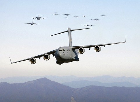 aircraft-62880_640