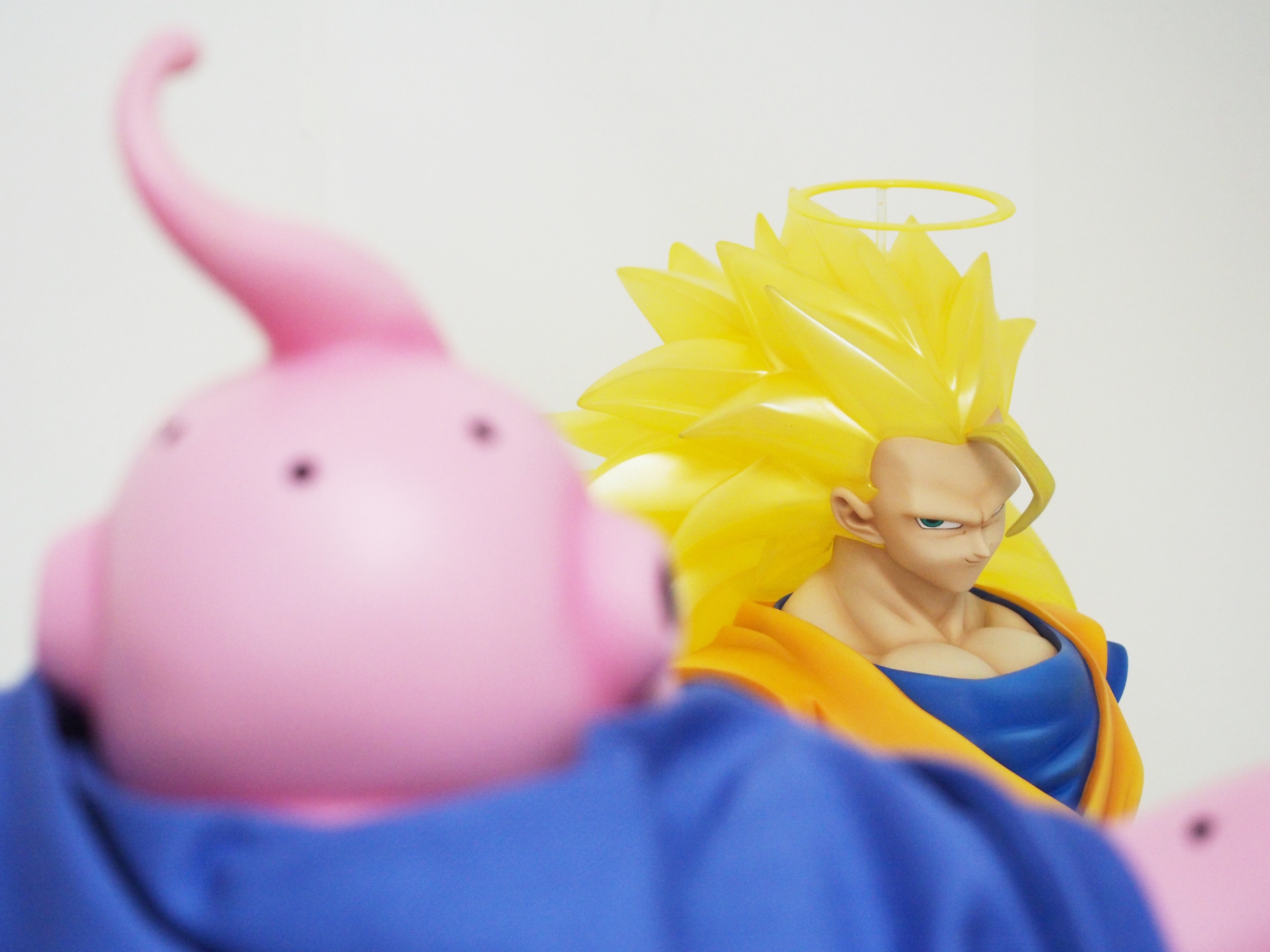 ⭐︎ドラゴンボール　ギガンティックシリーズ 孫悟空　スーパーサイヤ人3 限定Ver Amazon.co.jp: ギガンティックシリーズ ドラゴンボールZ 孫悟空