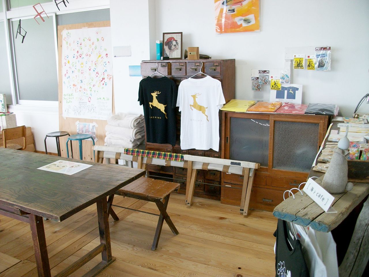 北条鹿島という小さな島にある浜辺のカフェ 海とcafe が素敵だった 移り住んだ愛媛県で楽しみながら暮らす