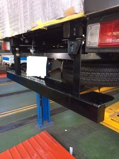 マツダ ボンゴ冷凍車 リアバンパー ステップ 作成 軽トラック 小型トラック 架装 馬場自動車