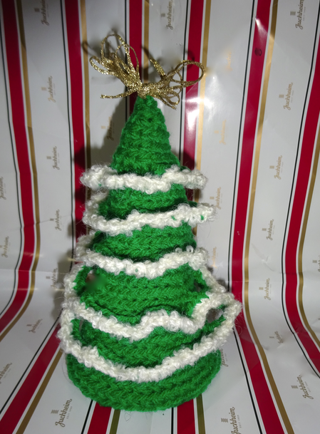 かぎ針編みのクリスマスツリー 永遠の破片