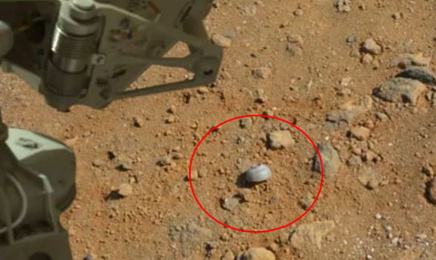 火星の謎の物体01