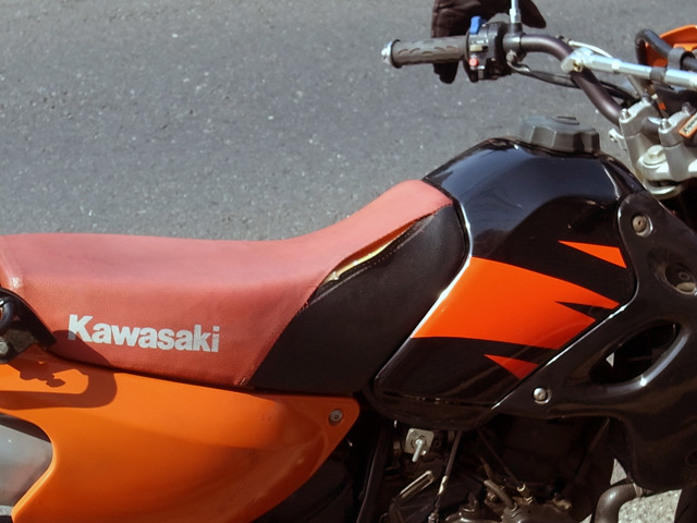 KSRシート張替え、やっちゃうよー : ヤスコライダー＠ブログ