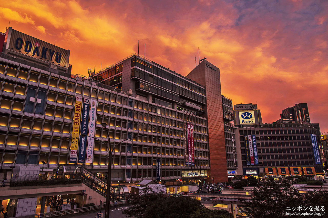 今日の1枚 新宿駅の爆焼け 東京都新宿区 ニッポンを撮る