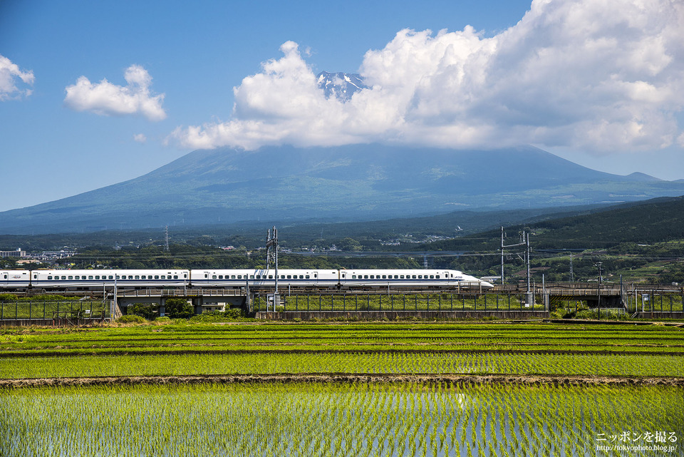 新幹線と富士山_0195