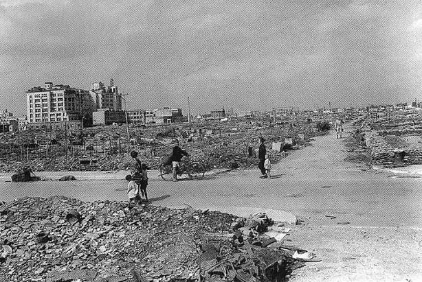 太平洋戦争の残影 大阪ミナミの爆撃廃墟 泰弘さんの 追憶の記 です