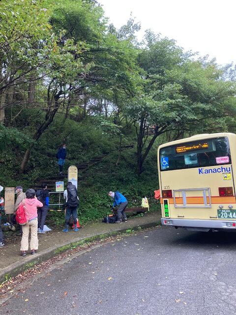 ヤビツ峠から大山へ 柏 山の会 らんたん ヤビツ峠から大山へ 柏 山の会 らんたん