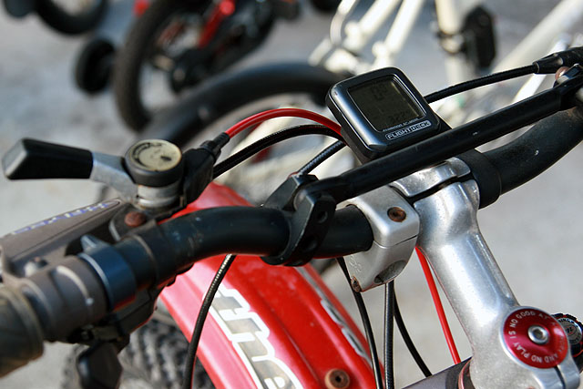 自転車 シフトワイヤーがインナーを通らない 自転車 シフトワイヤーがインナーを通らない