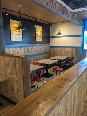 bb.qオリーブチキンカフェ 上尾店の店内 その2