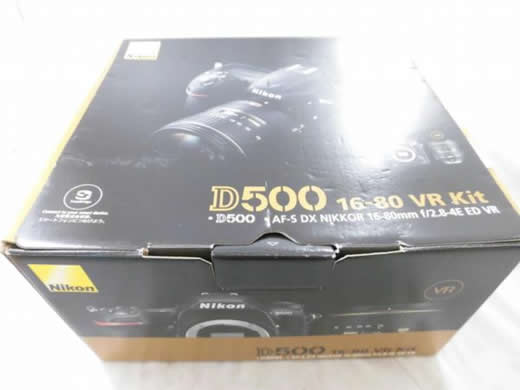 Nikon �ǥ��������ե���� D500 ��� AF-S NIKKOR 18-55mm