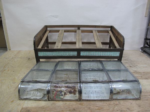 昭和レトロ ブリキとガラスのショーケース(178)台付き 当時物 コレクションケース