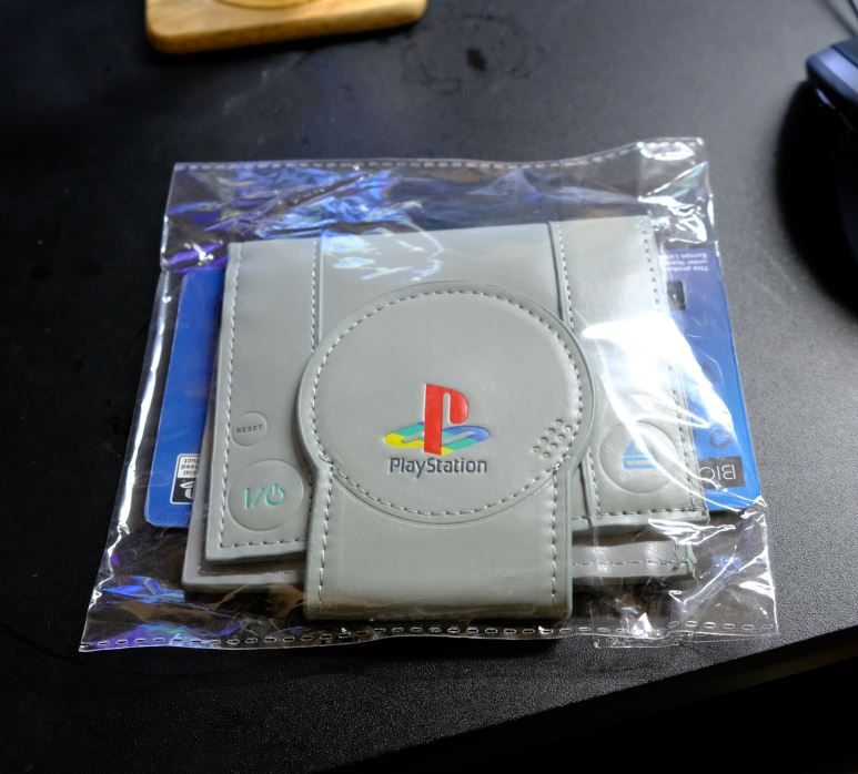 プレステ世代にはたまらないプレイステーション1財布 小笠原のゲーマーな日々 プレステ世代にはたまらないプレイステーション1財布 小笠原のゲーマーな日々