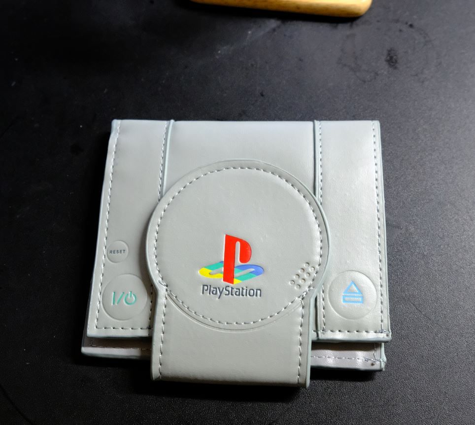 プレステ世代にはたまらないプレイステーション1財布 小笠原のゲーマーな日々