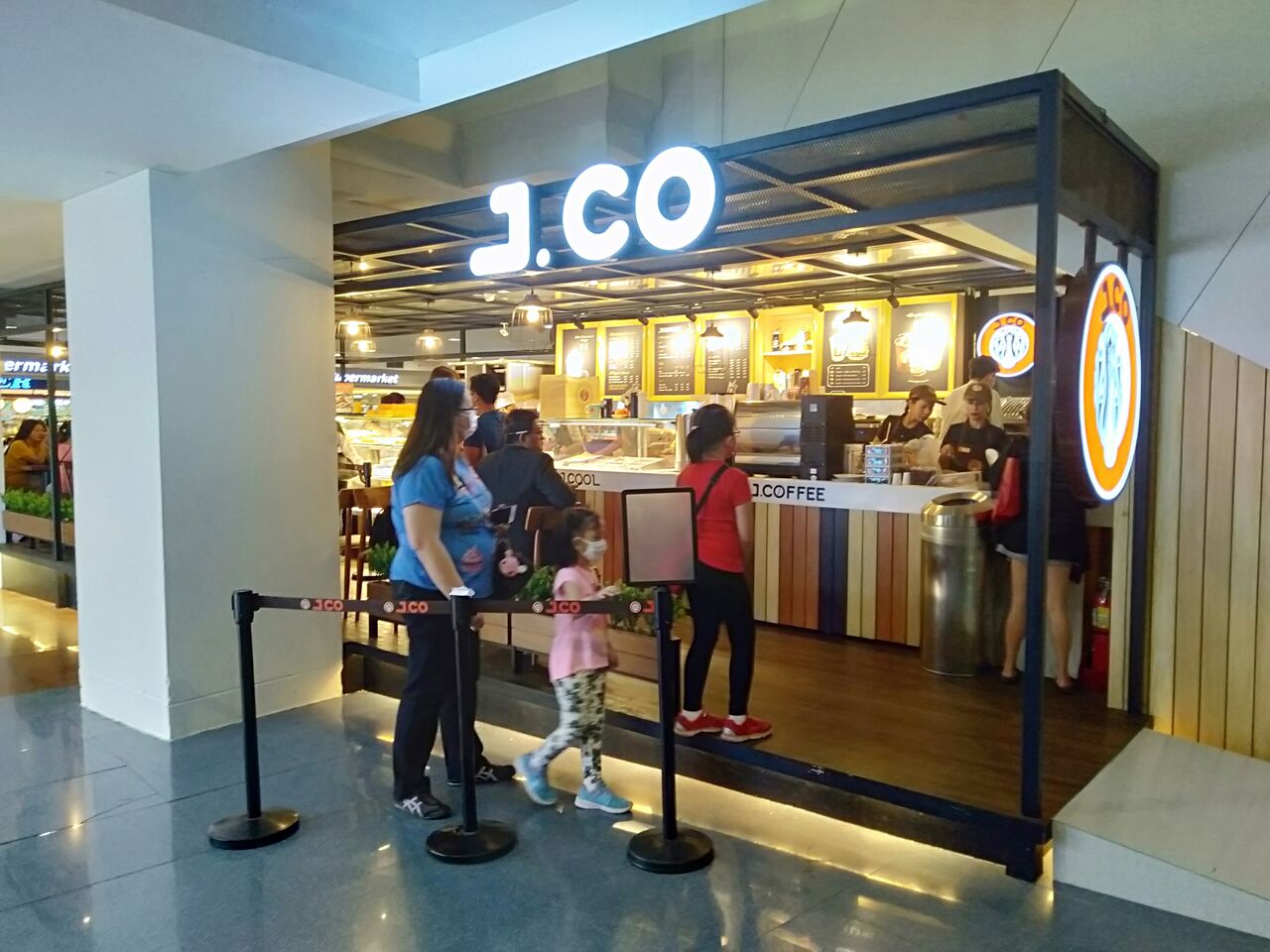 マラテ ロビンソンに J Co がｏｐｅｎ フィリピン極楽生活記