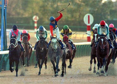 平成2年12月23日、オグリキャップが有馬記念で優勝 : でれすけ