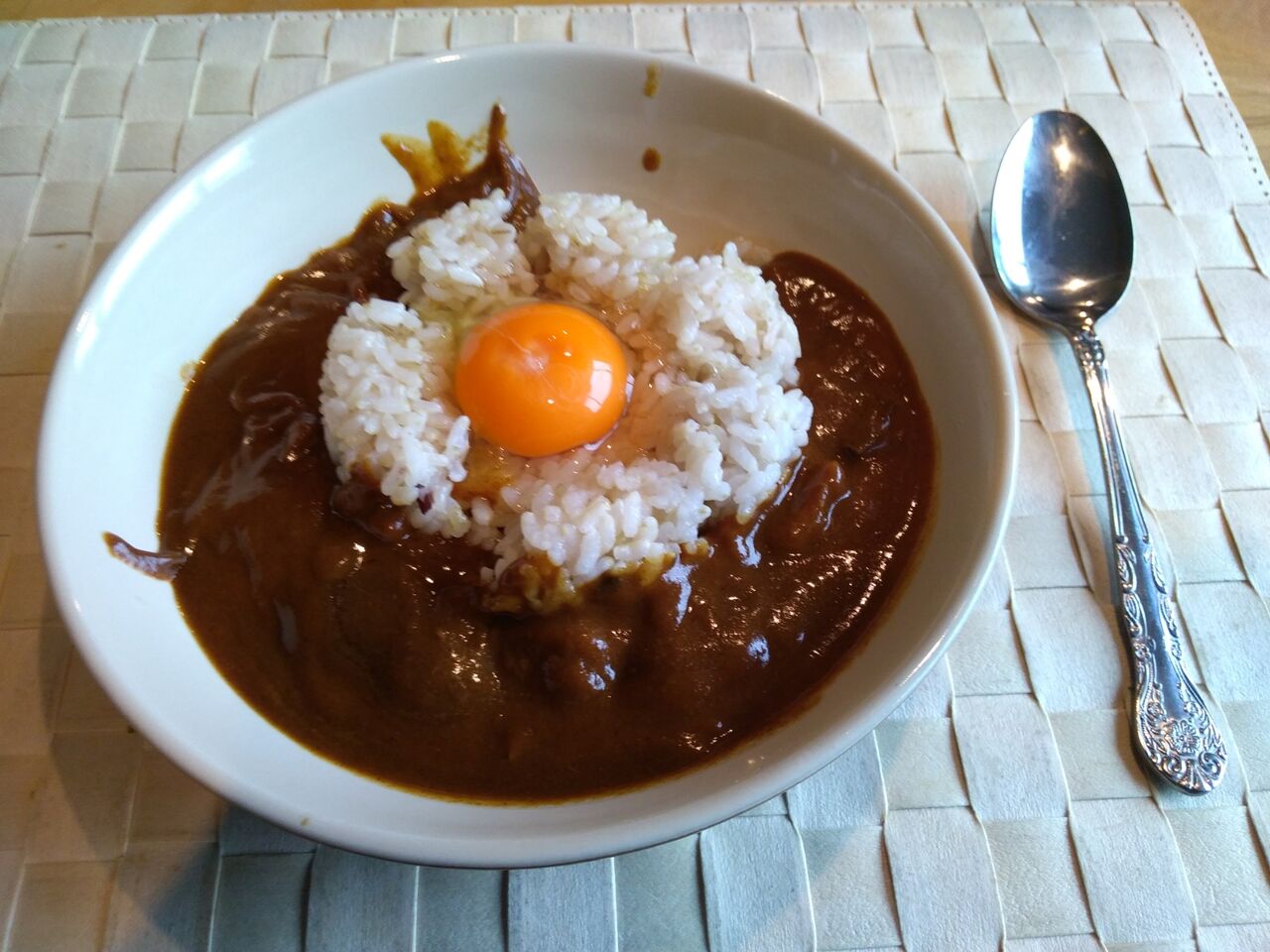 日々 食 年70杯目のカレーはleeの辛さ倍でした 8月9日 日 の朝ご飯に生卵をトッピングしていただきました Yagita Hiroshi個人blogものづくり環境千夜一夜