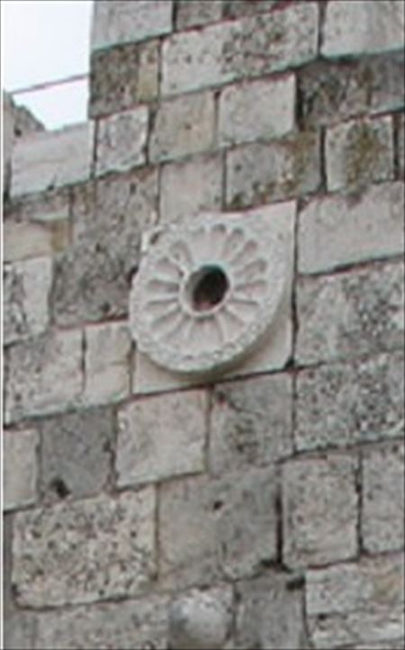 1334413352_R