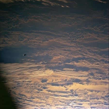 image-of-thermal-blanket-from-sts88_R