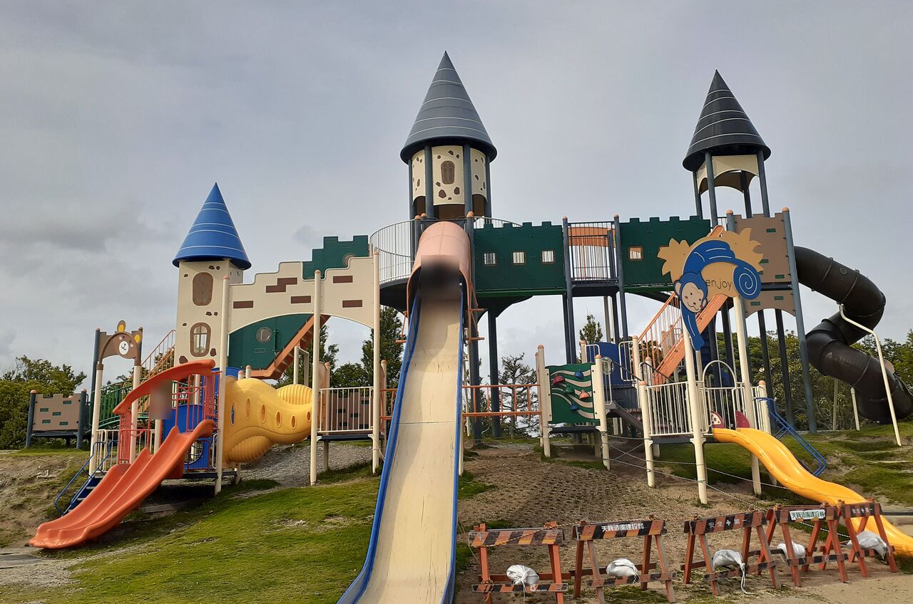 魅力的な遊具のある公園に行ってきました その２９ 大きなお城の遊具のある公園とうなぎいも王国カフェ 1 150の焼津
