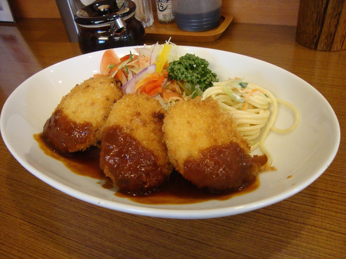 神戸 六甲道の あけぼの！ : やじきたの食べたい放題！