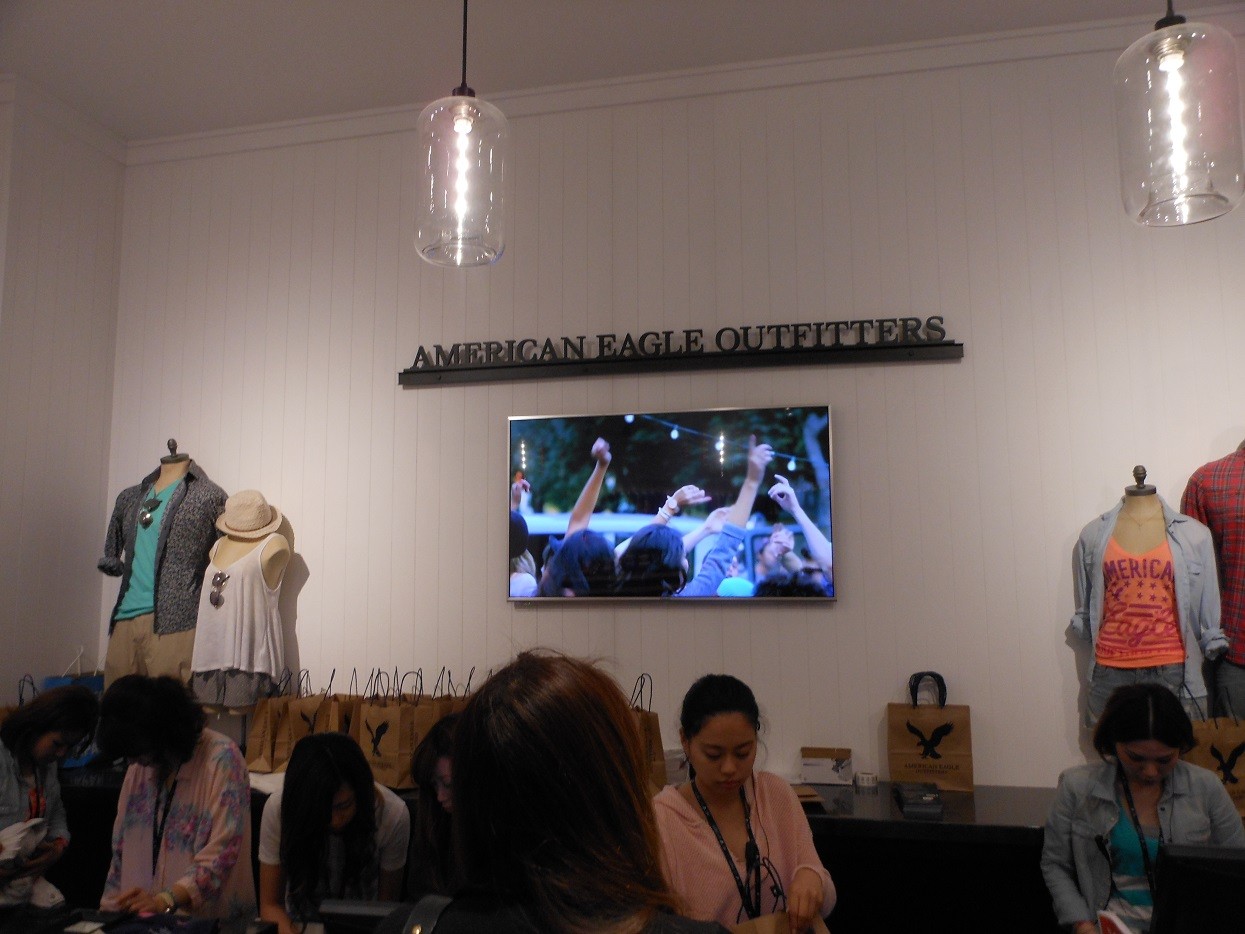 西宮ガーデンズの American Eagle Outfitters やじきたの食べたい放題 西宮ガーデンズの American Eagle Outfitters やじきたの食べたい放題