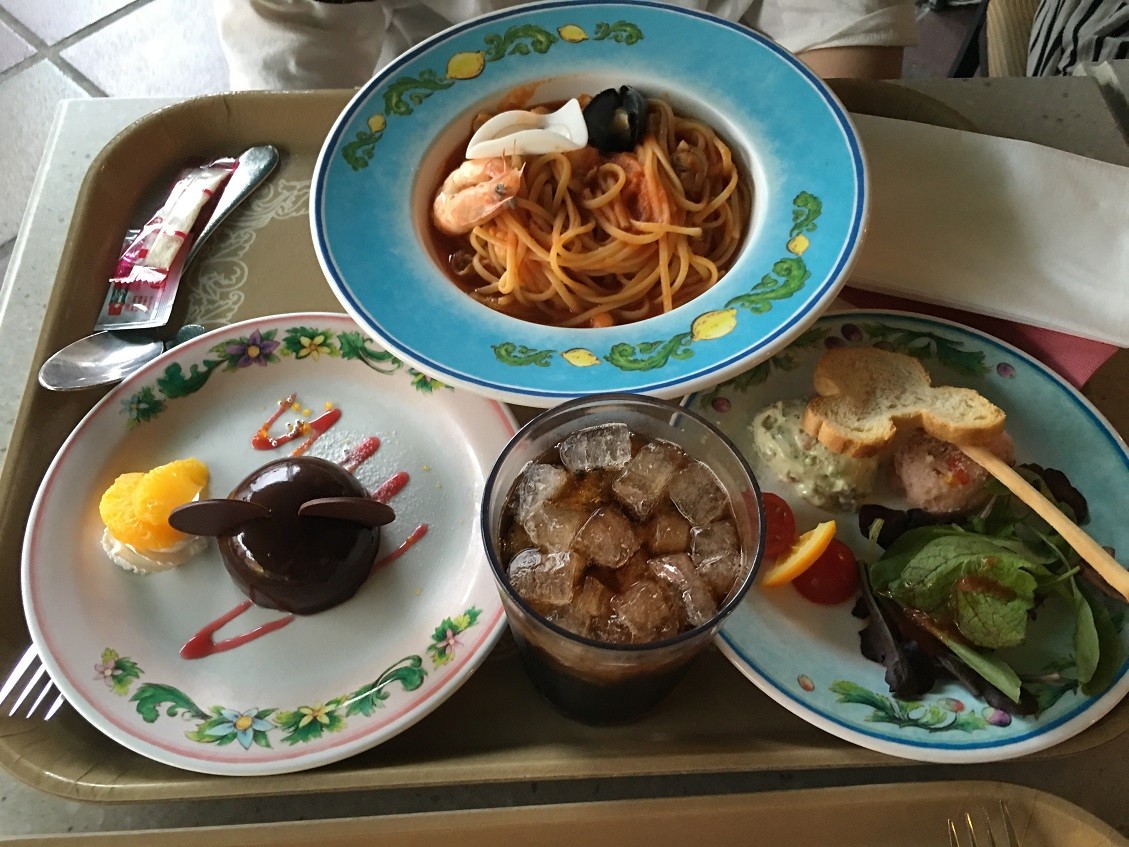 東京ディズニーシー５ カフェポルトフィーノ やじきたの食べたい放題