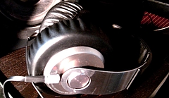 MDR-XB700