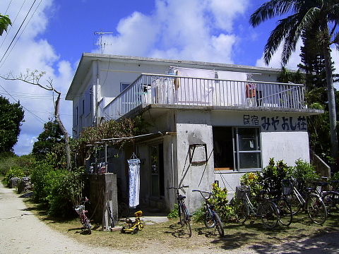 沖縄しましま紀行 ５ 黒島１ 焼きとんちゃん つまみ喰い日記