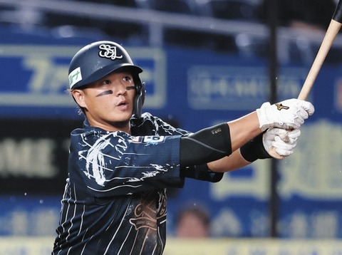 佐藤龍世 .324(145-67) 4本 16打点 OPS.885←西武が放出した理由