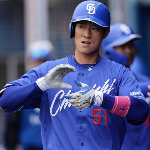 上林 誠知　率.284 本5 点19 盗7 OPS.786