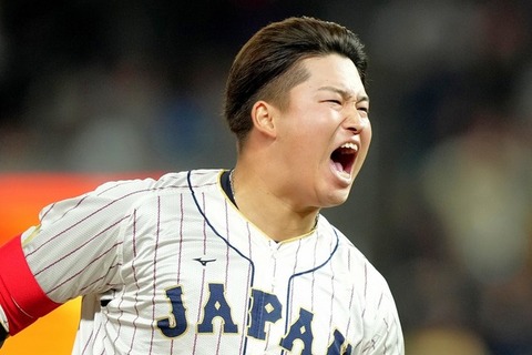 【は？】セ・リーグ最強打者の村上宗隆が吉田以下の年俸かつ2年しか契約が貰えなかった理由wwwwwwwww