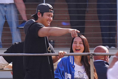 大富豪の大谷真美子さん、未だにiPhone13