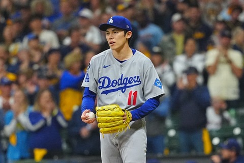 【親近感】スネルと山本由伸の2ショット写真に映る佐々木朗希wwwwwww