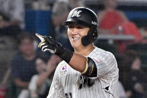 ロッテ山口　打率.326　得点圏打率.538　OPS1.159←これWWW