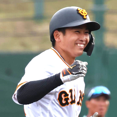 じゃあ巨人は小林岸田山瀬喜多を使わないならトレードに出して先発取ればいいじゃん