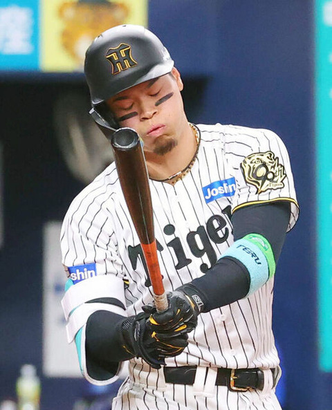 どうした佐藤輝明　15打数10三振