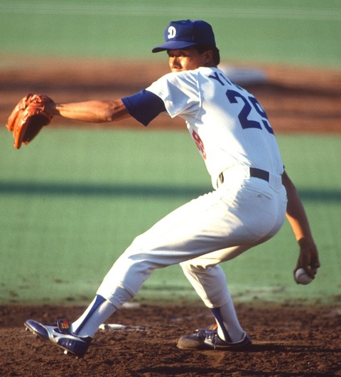 元中日監督与田剛「新人で157キロ、50登板88回、セーブ王新人王獲ったけど以降怪我で微妙な成績」←この投手