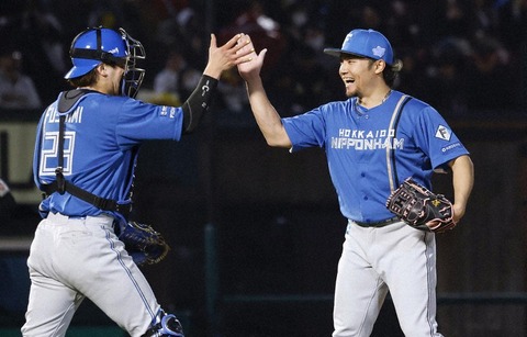【あるぞ優勝】日ハムさん、ソフトバンクの敗北で2ゲーム差にせまるwwwwwwwwwwwwwwwwwwwww